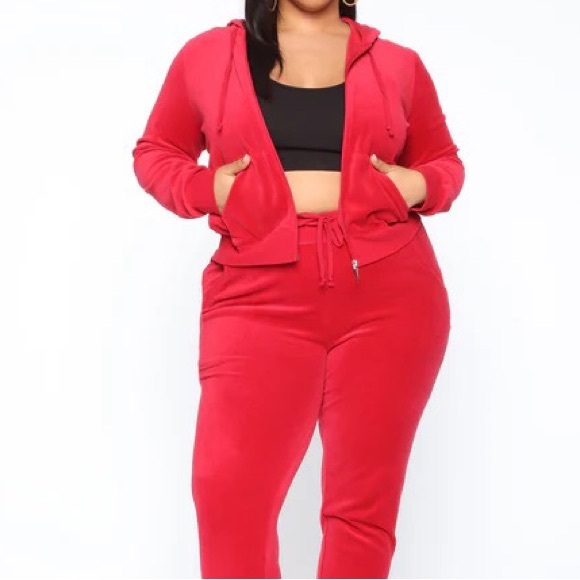 Fashion Nova Red velour set❤️ - Picture 5 of 8